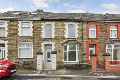 house - terraced for rent charles street