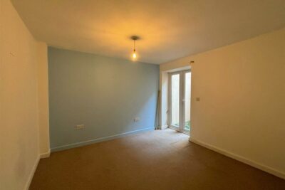 flat for rent clarendon road