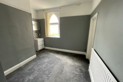 flat for rent fishponds road