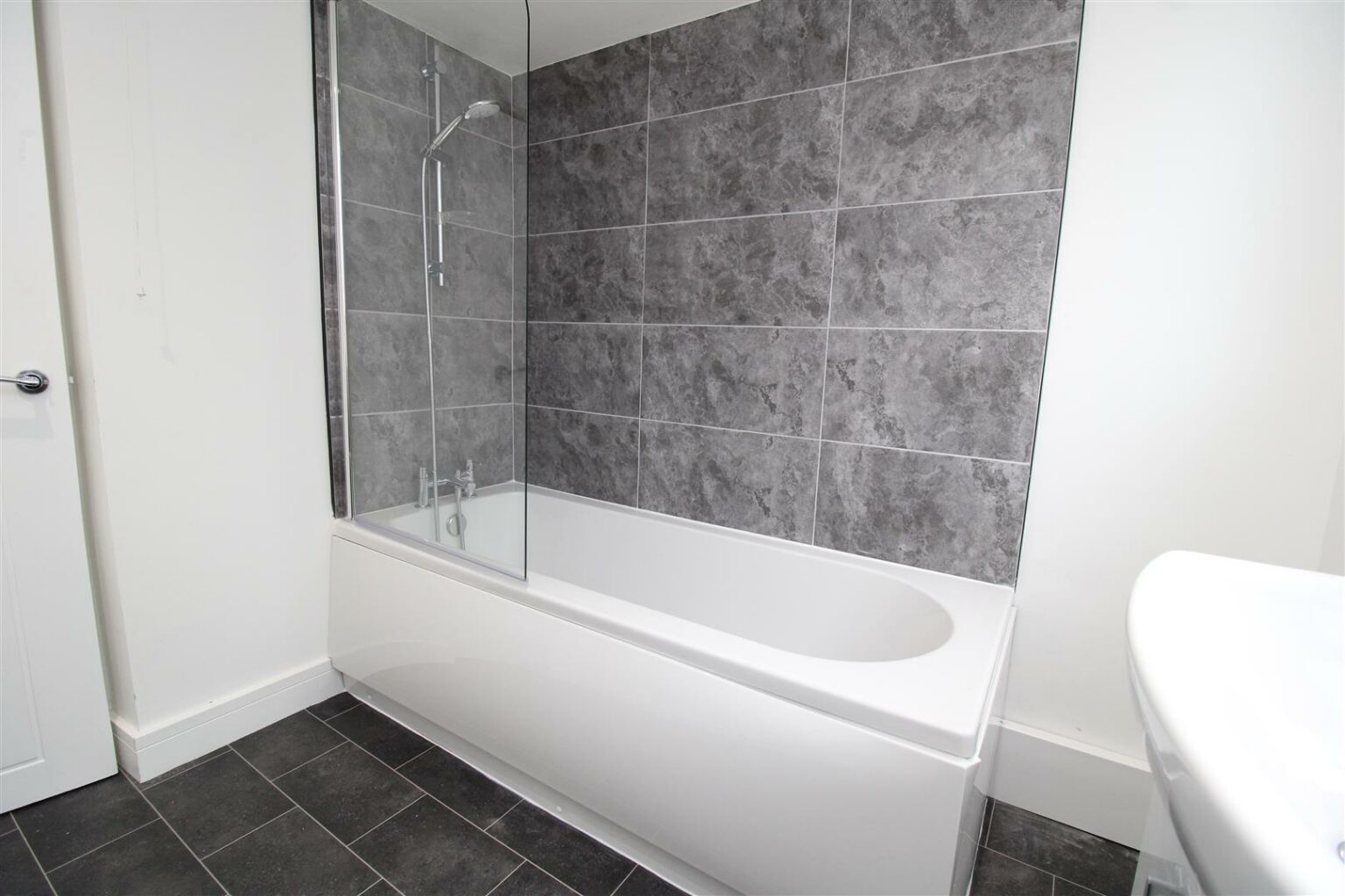 House Terraced For Rent Wern Crescent, Treharris 18598947