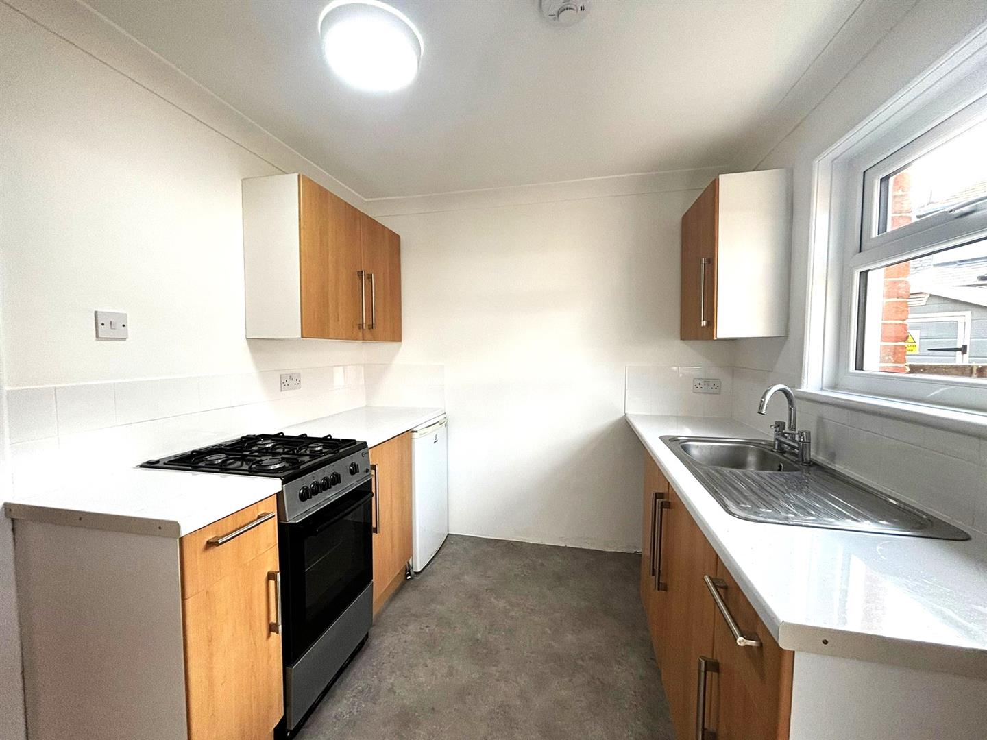 flat for rent clarendon road