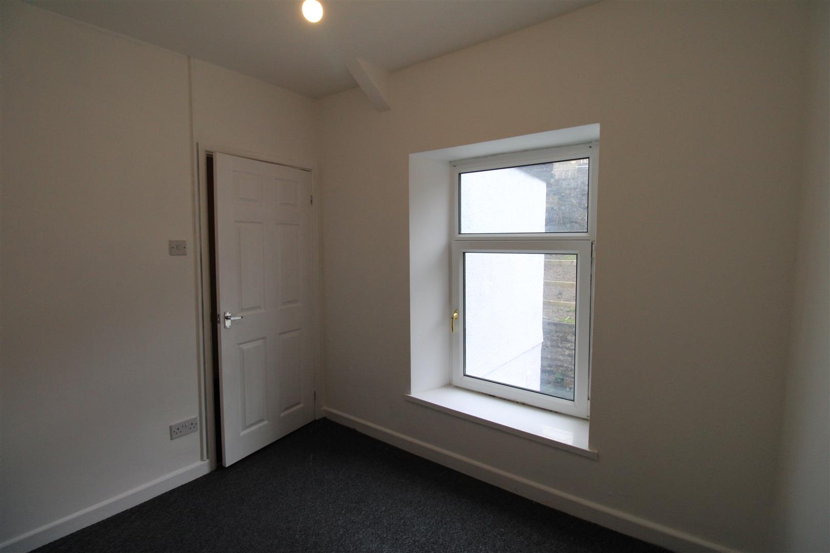 house - terraced for rent clydach road