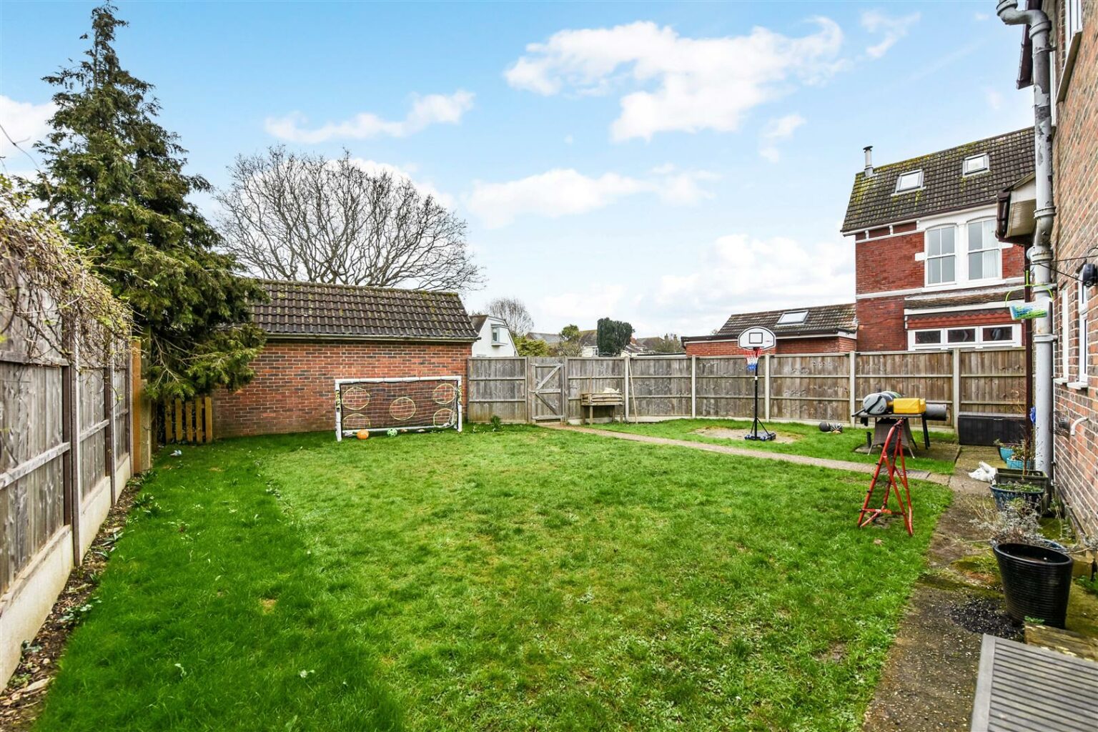 House Detached For Sale Havant Road, Emsworth 18597840