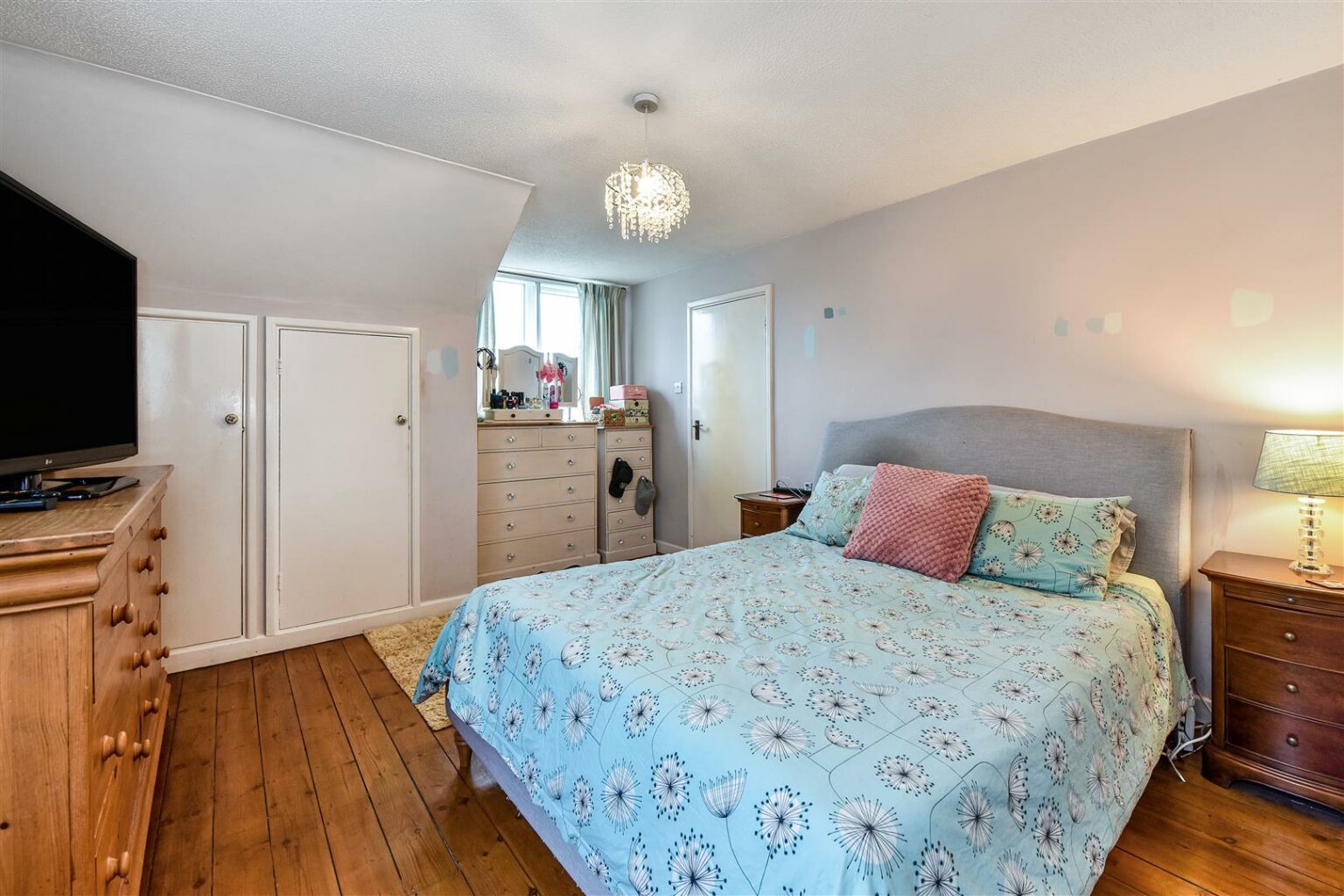 House Detached For Sale Havant Road, Emsworth 18597840