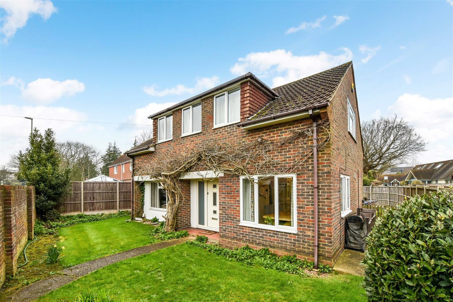 House Detached For Sale Havant Road, Emsworth 18597840