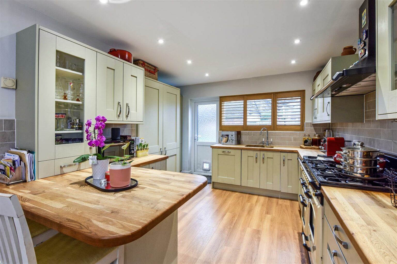 House Detached For Sale Havant Road, Emsworth 18597840