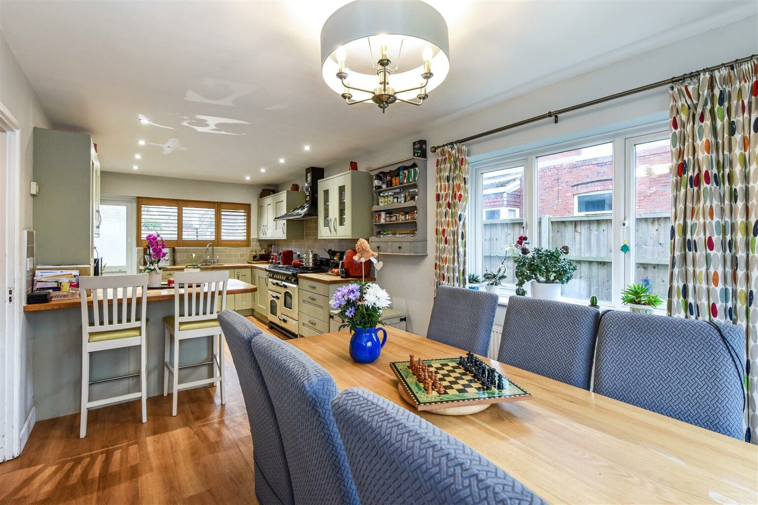 House Detached For Sale Havant Road, Emsworth 18597840