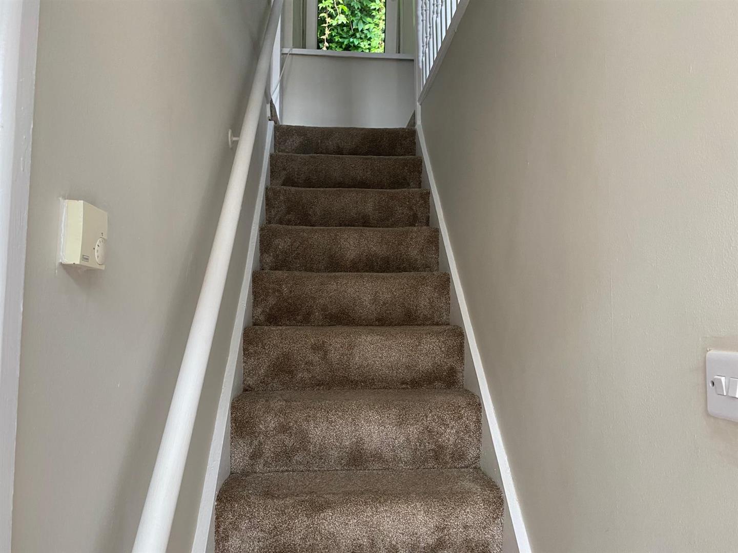 house - terraced for rent north road