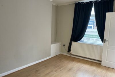 house - terraced for rent north road