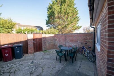 house - end terrace for rent millfield close