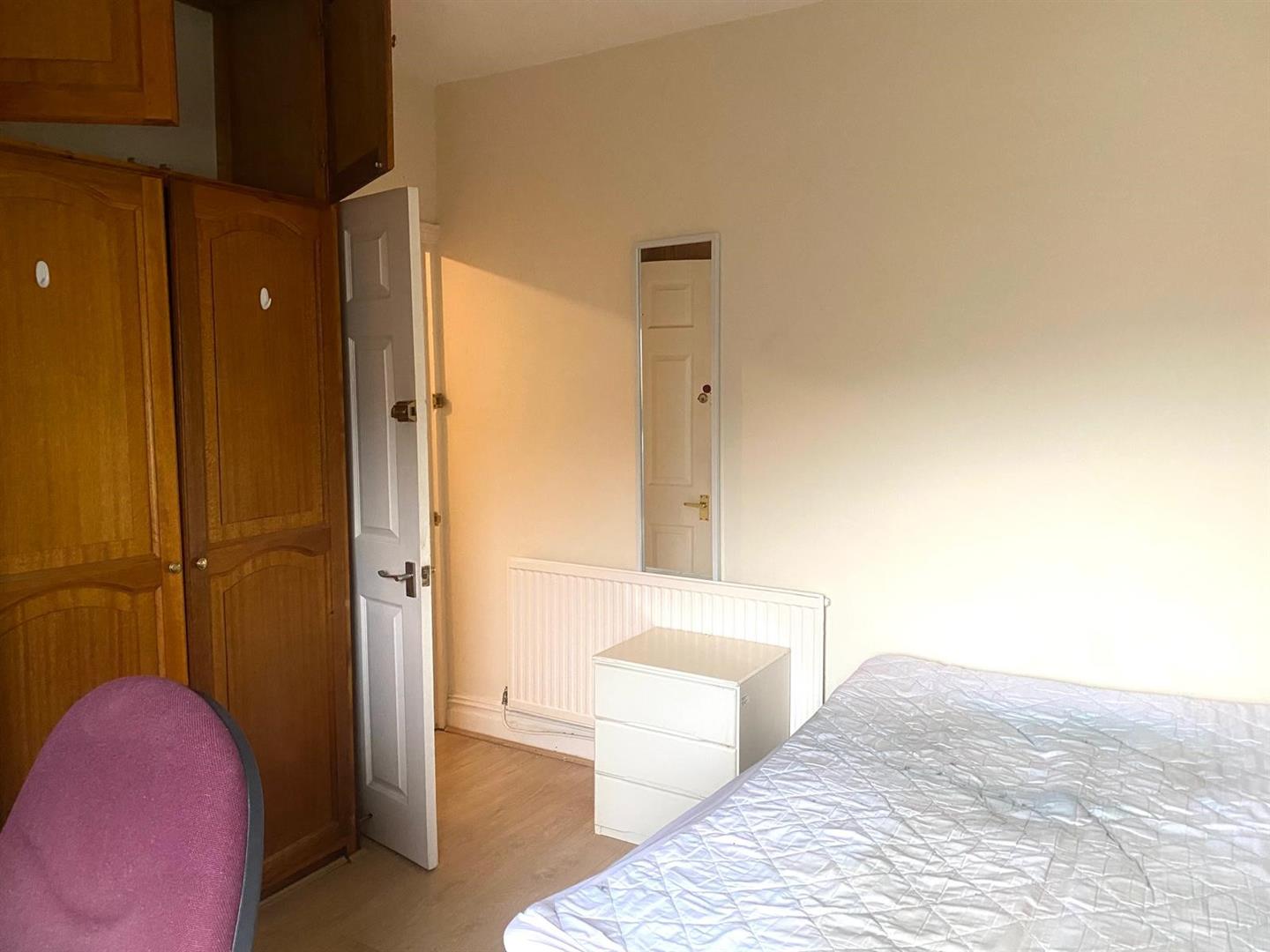 room for rent queen street