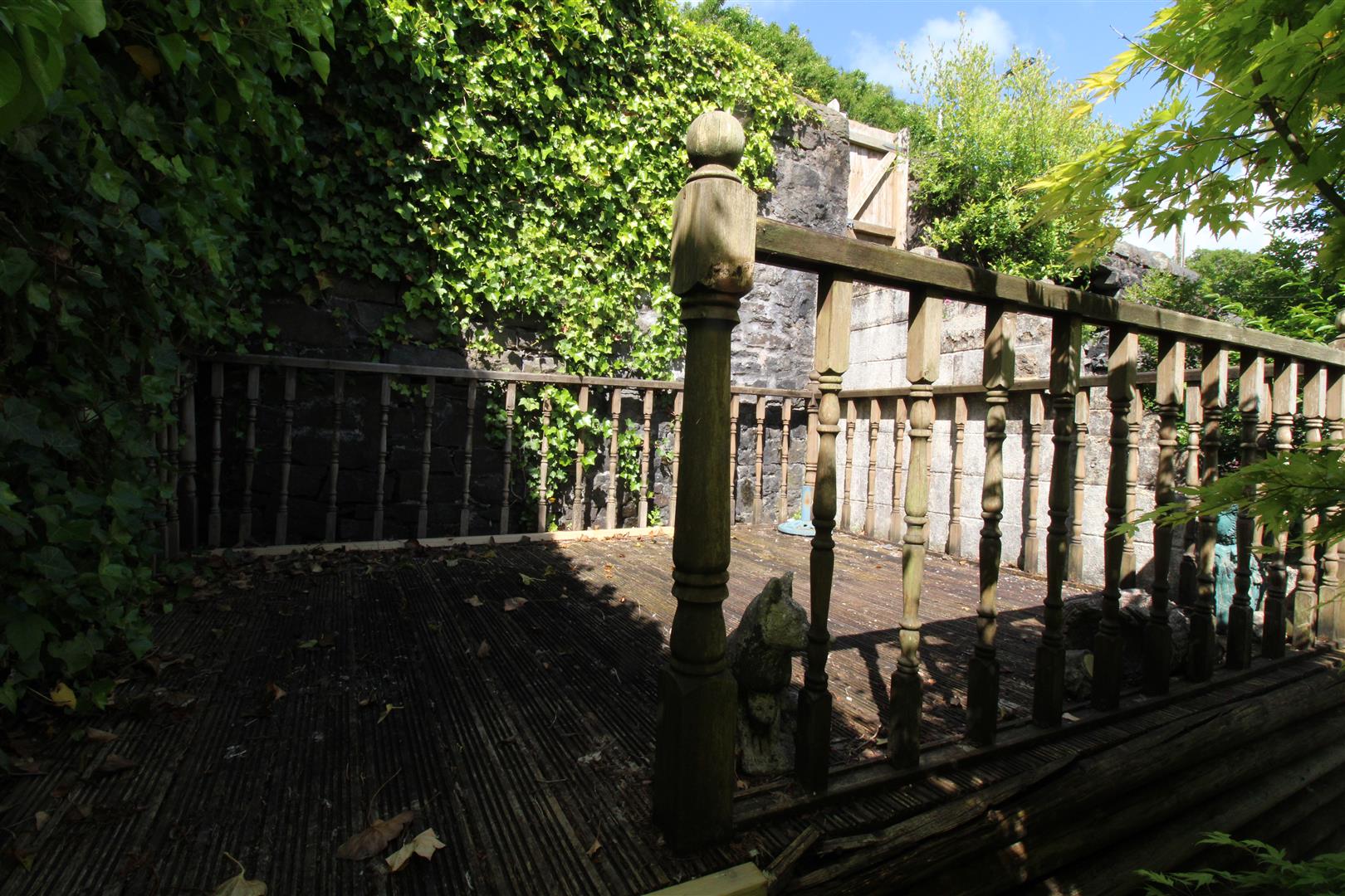 house - terraced for rent maddox street