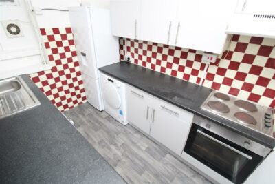 house - terraced for rent laura street