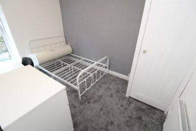 house - terraced for rent laura street