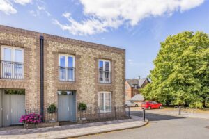 house for sale charlotte avenue