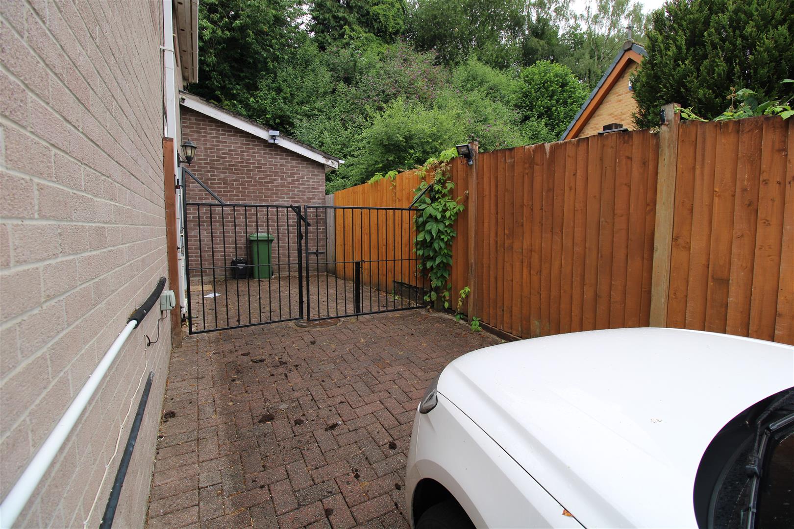 house - detached for rent birchley close