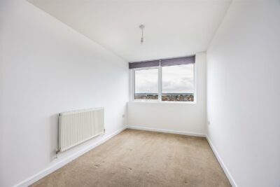 flat for rent kingston crescent