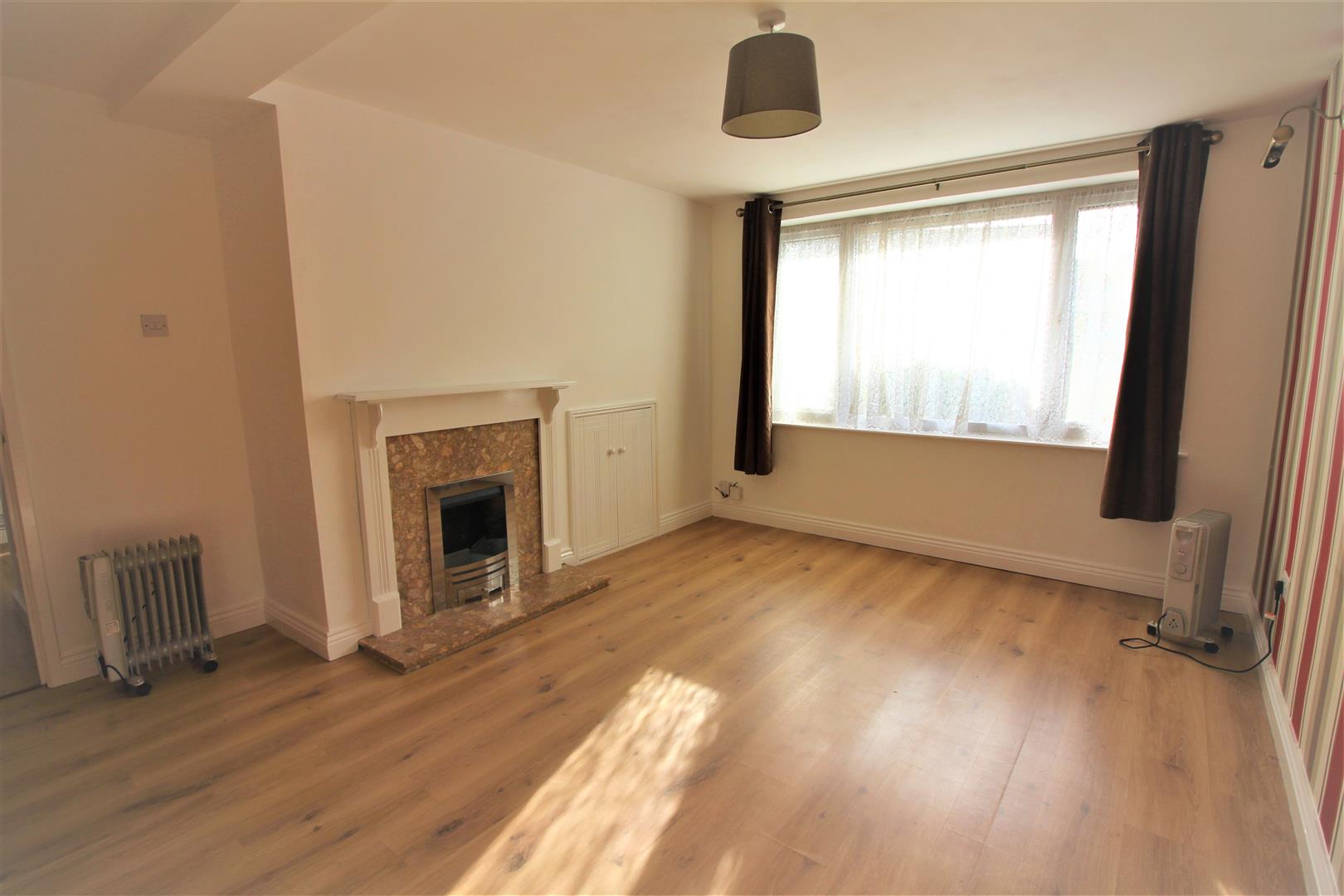 flat for rent pen park road