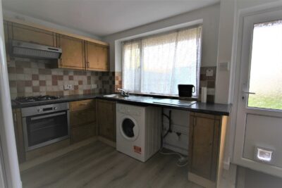 flat for rent pen park road