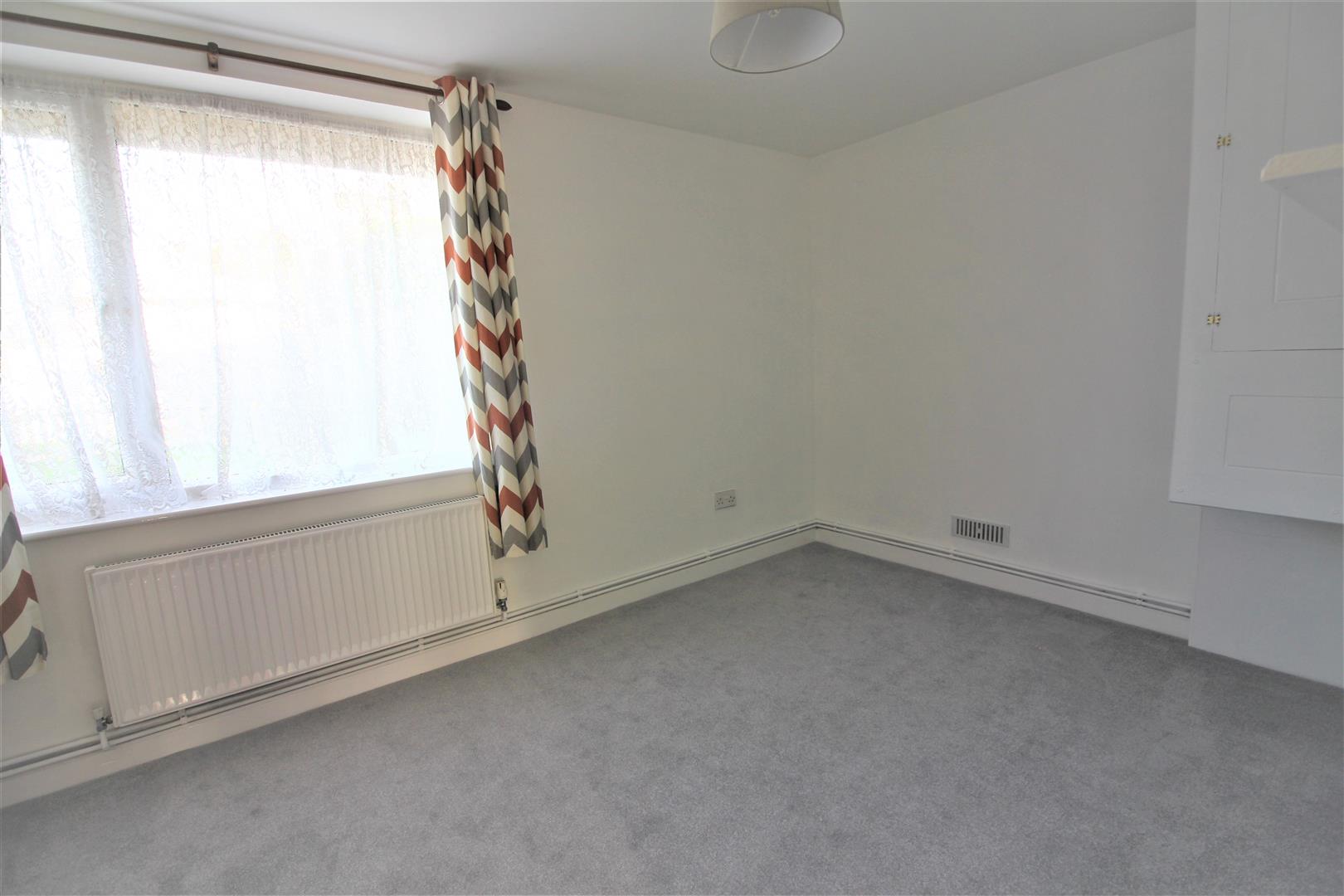 flat for rent pen park road