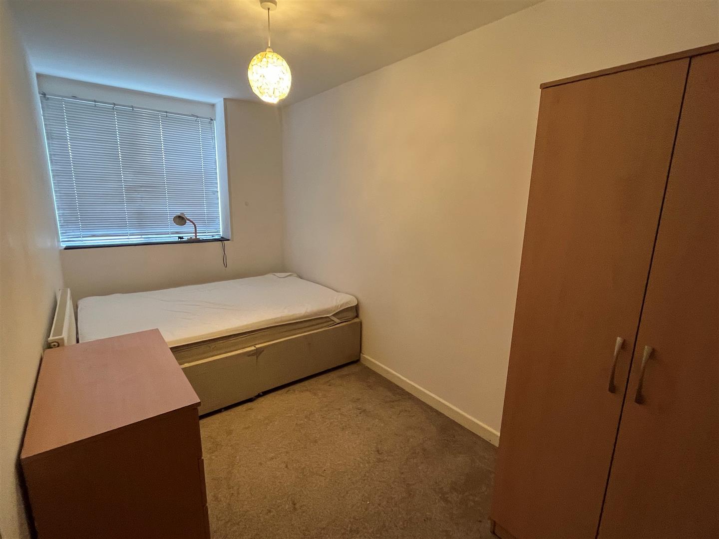 flat for rent isambard brunel road