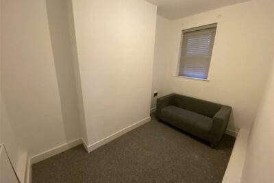 apartment for rent llantrisant street