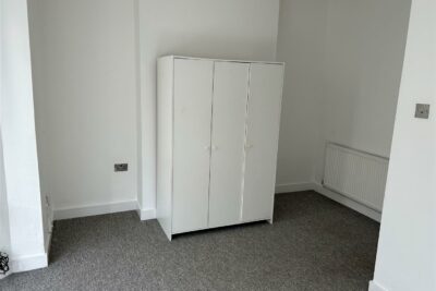 apartment for rent llantrisant street