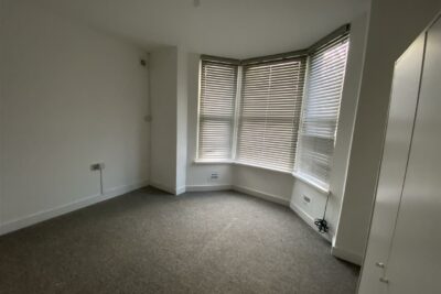 apartment for rent llantrisant street