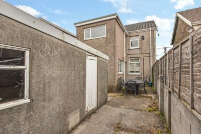 house - end terrace for sale meadow street