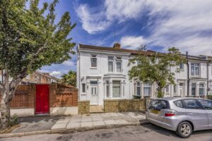 house - end terrace for sale claydon avenue