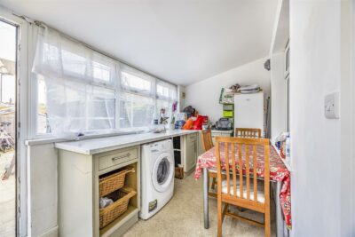 house - end terrace for sale claydon avenue