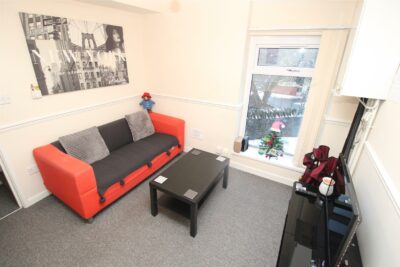 flat for sale stow hill
