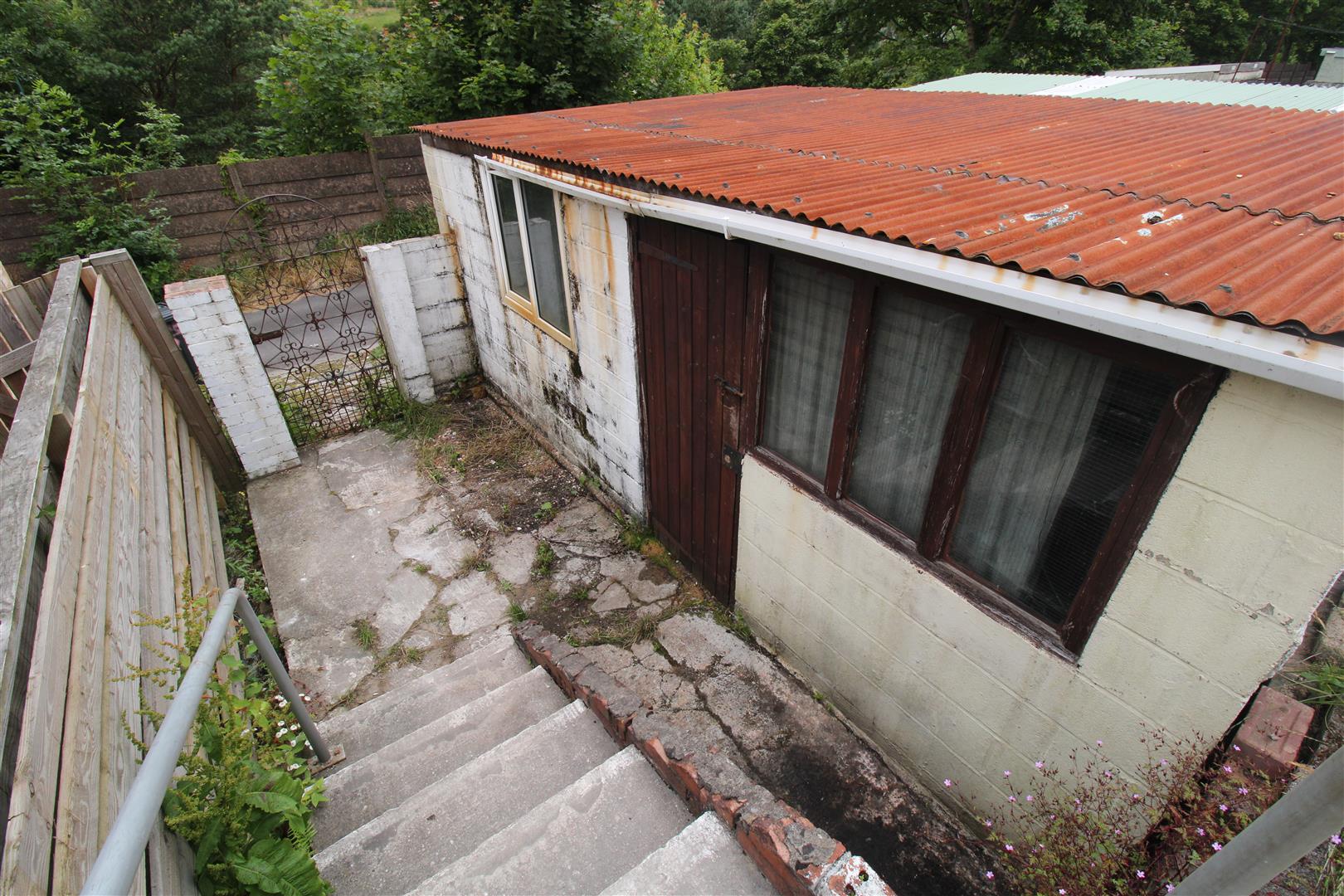 house for rent abertillery road