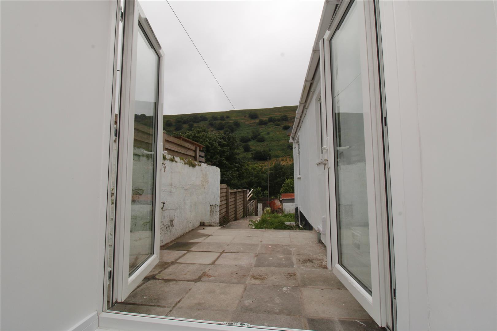 house for rent abertillery road