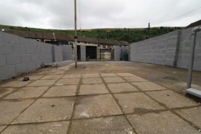 house - terraced for rent ynyshir road