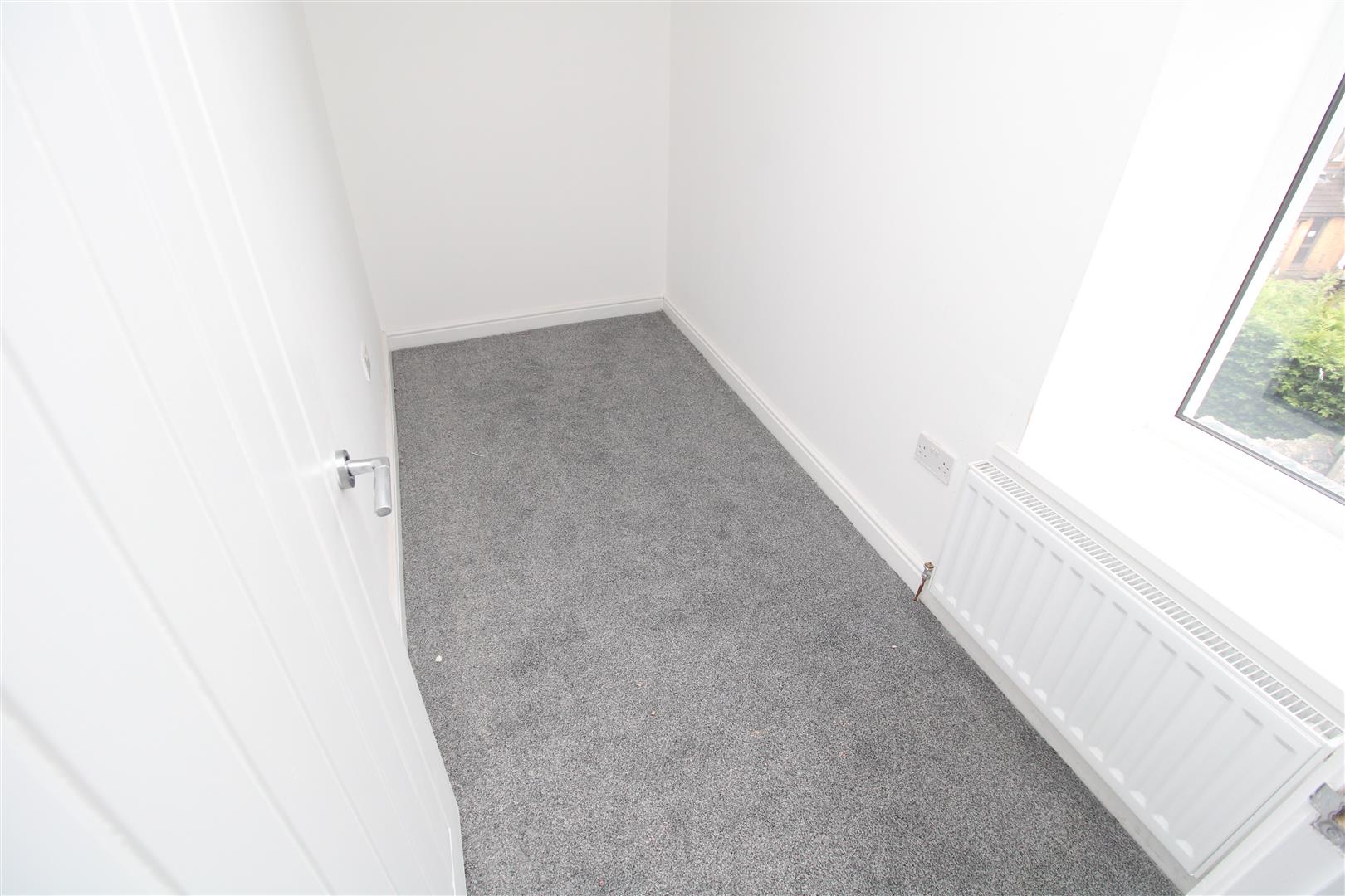 house - end terrace for rent manest street