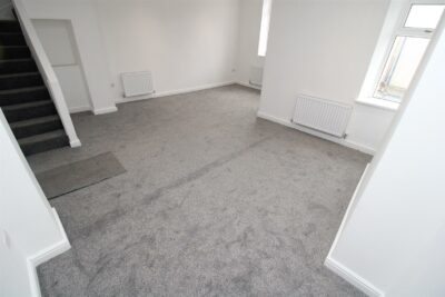 house - end terrace for rent manest street