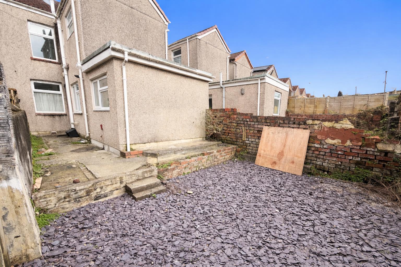 house - semi-detached for rent whittington street