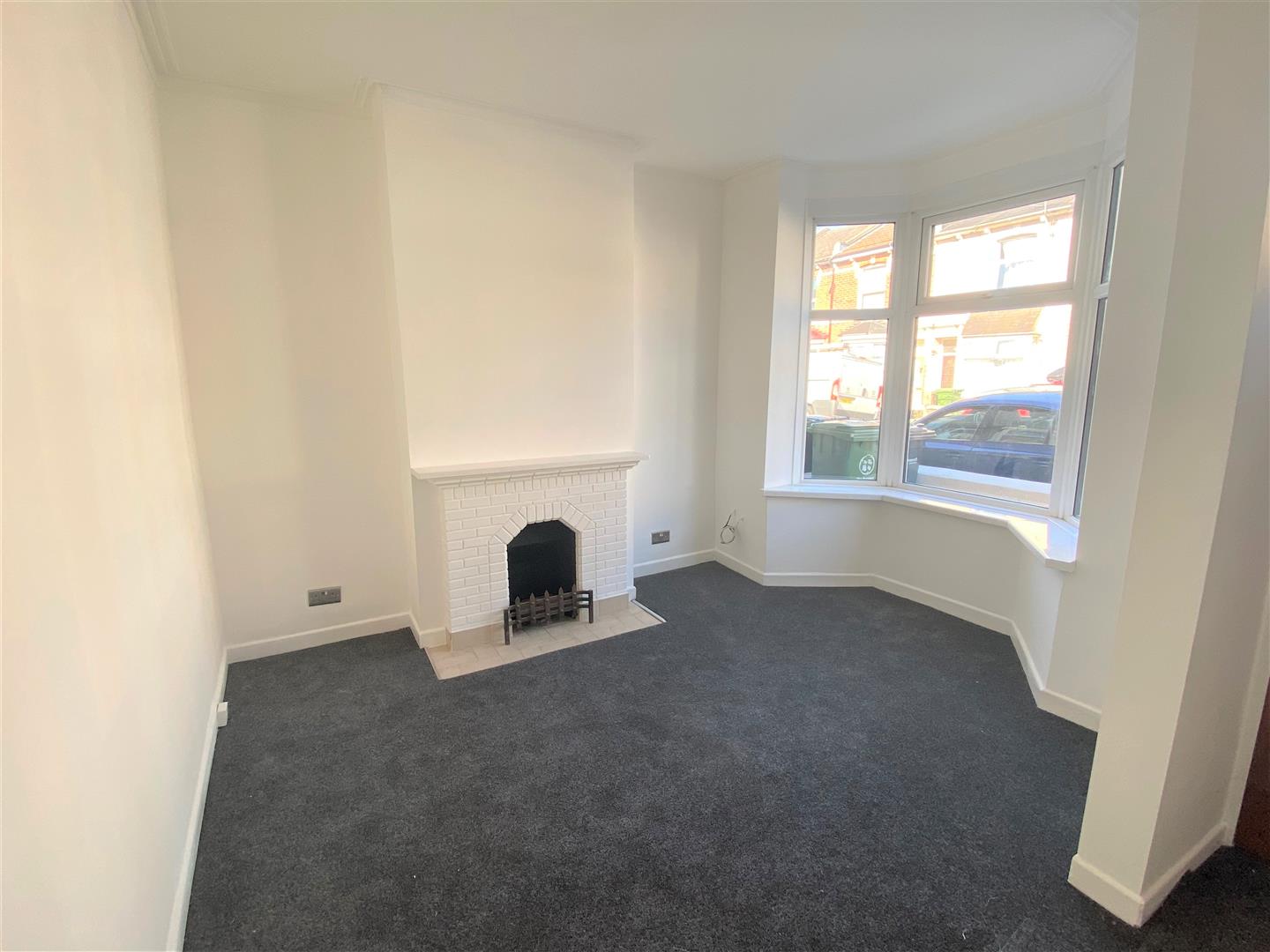 house - terraced for rent drayton road