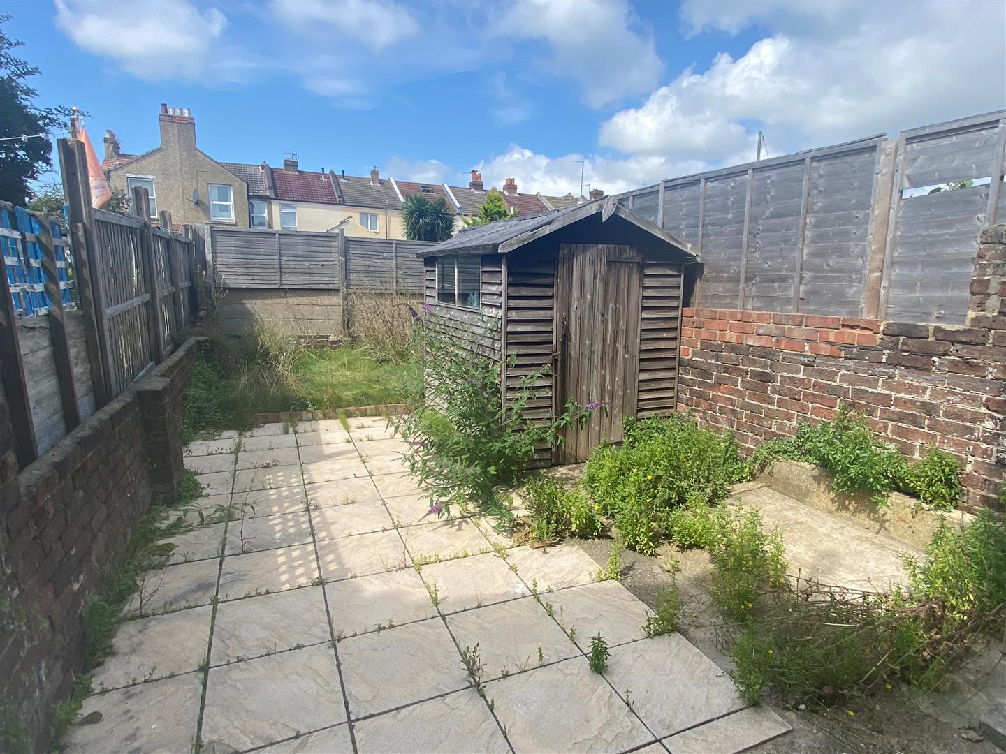 house - terraced for rent drayton road