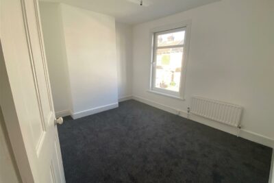 house - terraced for rent drayton road