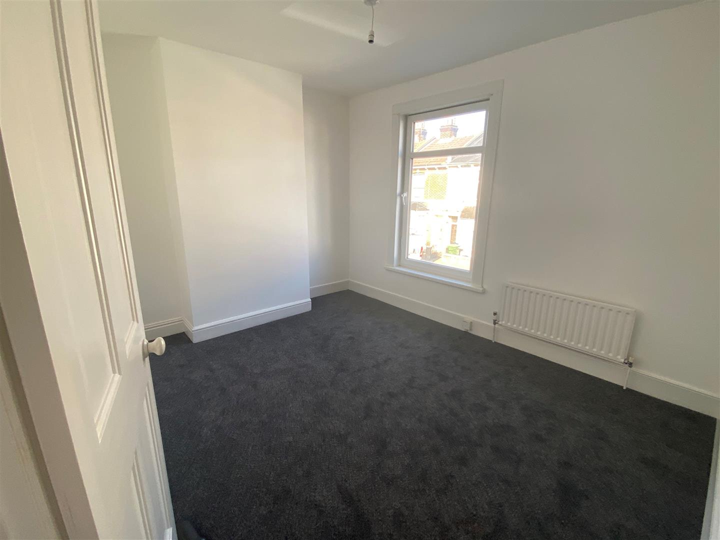 house - terraced for rent drayton road