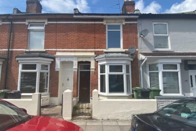 house - terraced for rent drayton road