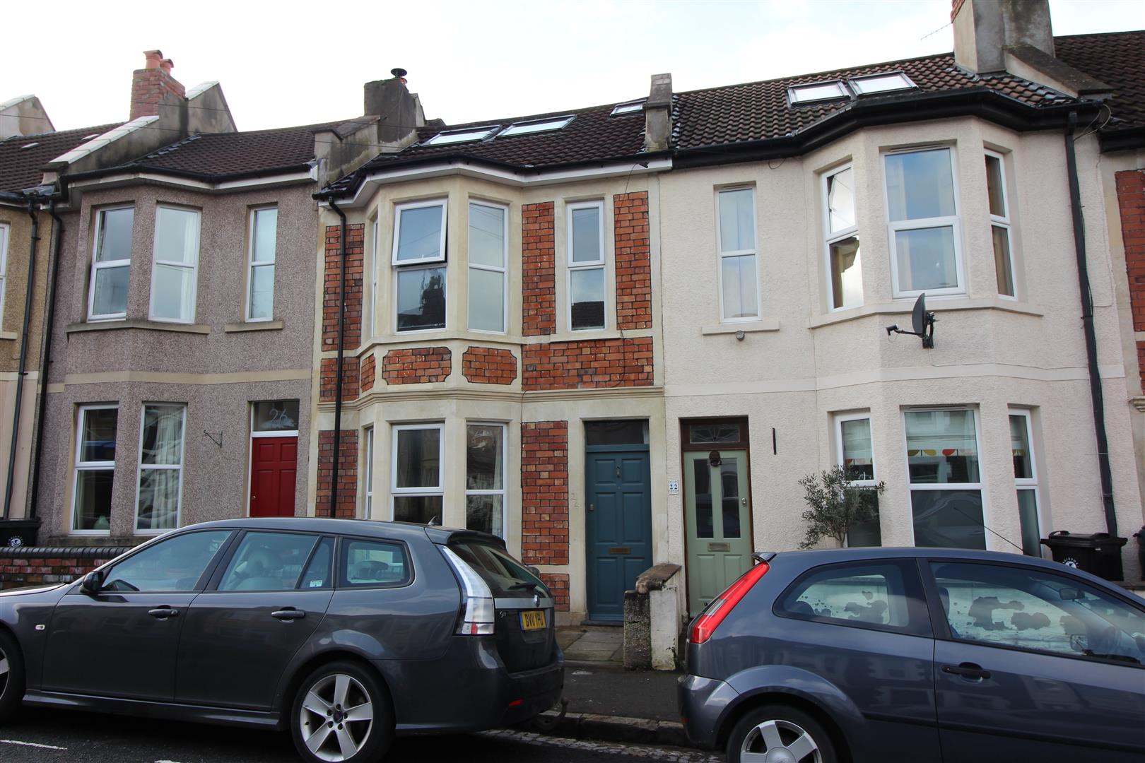 house - terraced for rent upton road