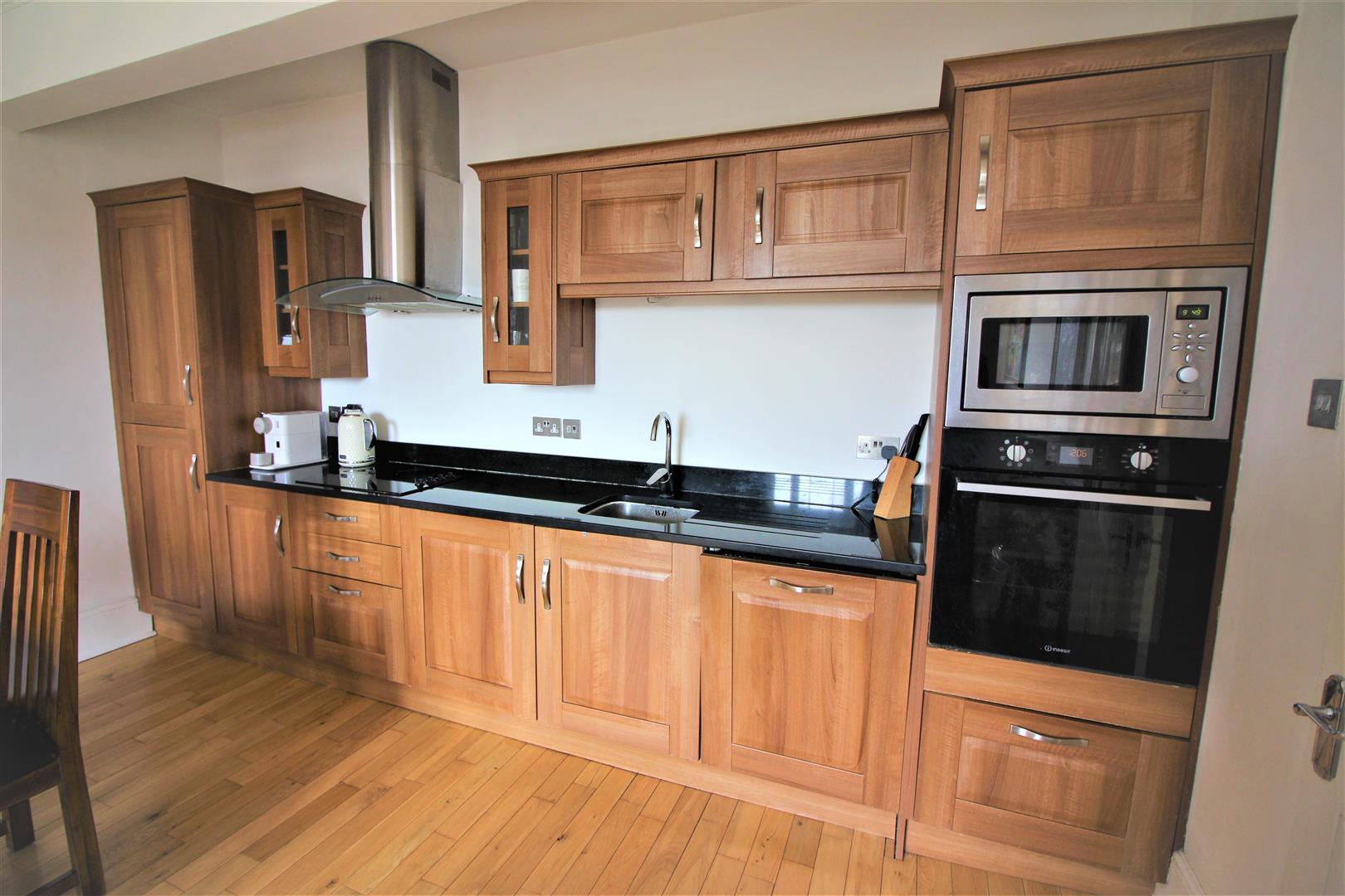 flat for rent oakfield road