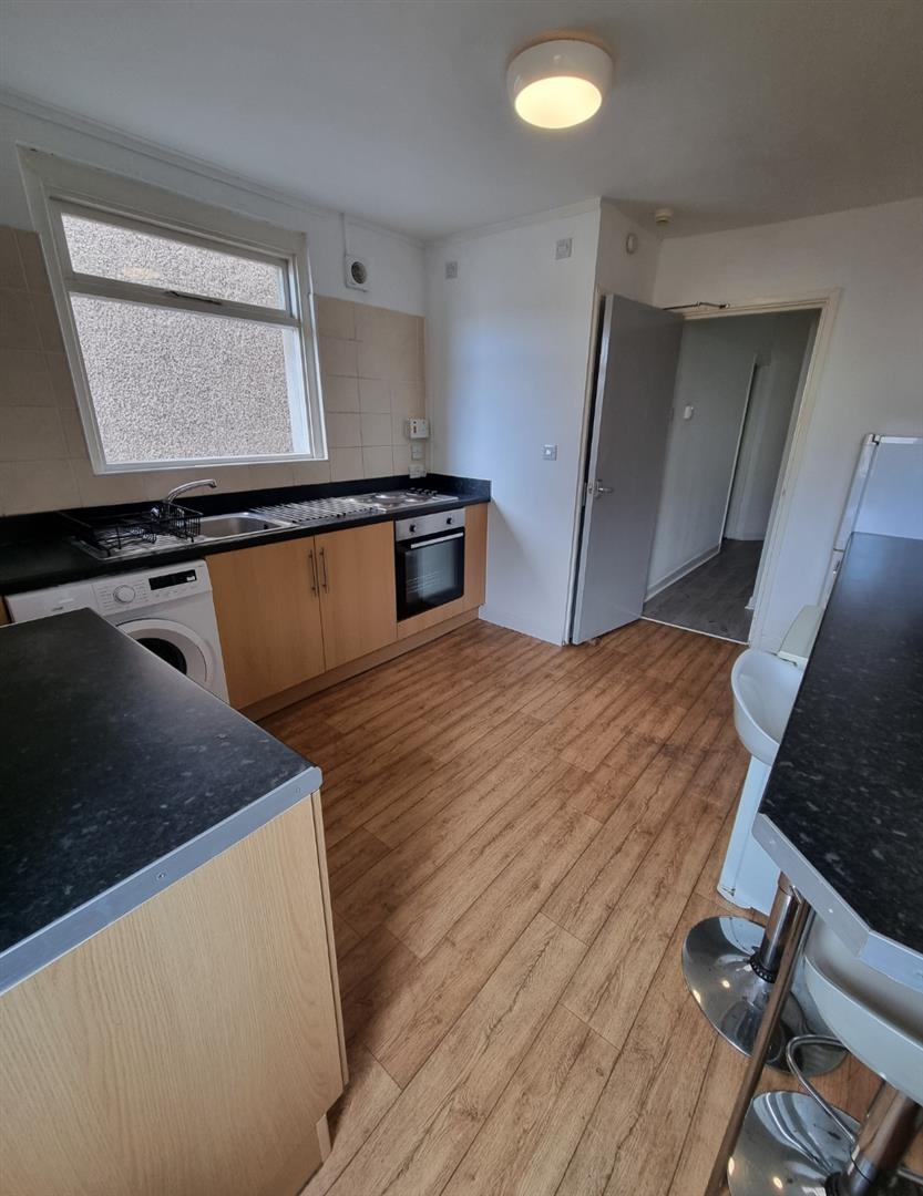 room for rent hilda street , pontypridd