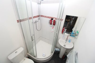 room for rent llantwit road