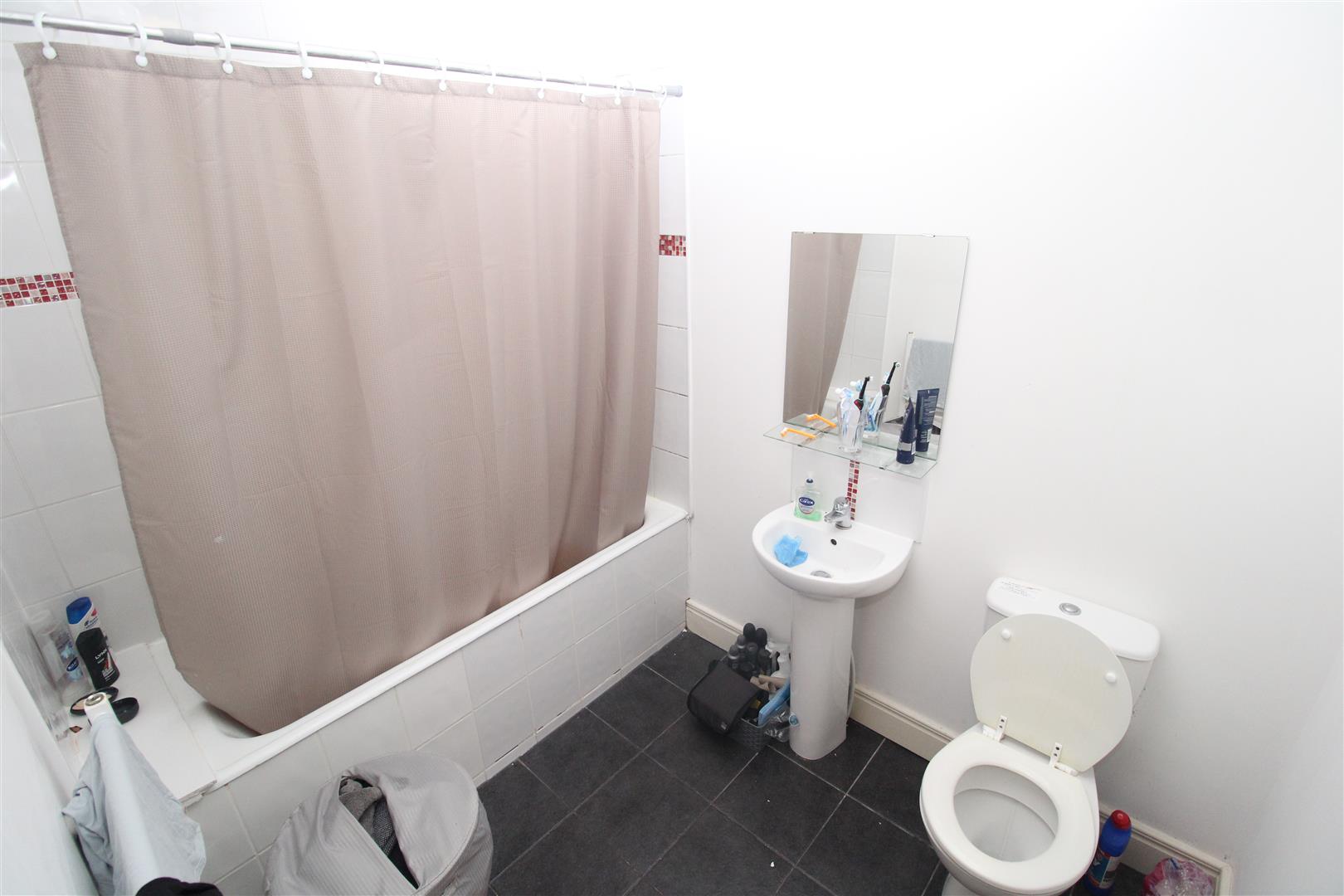 room for rent llantwit road