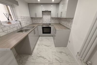 house - terraced for rent fox street