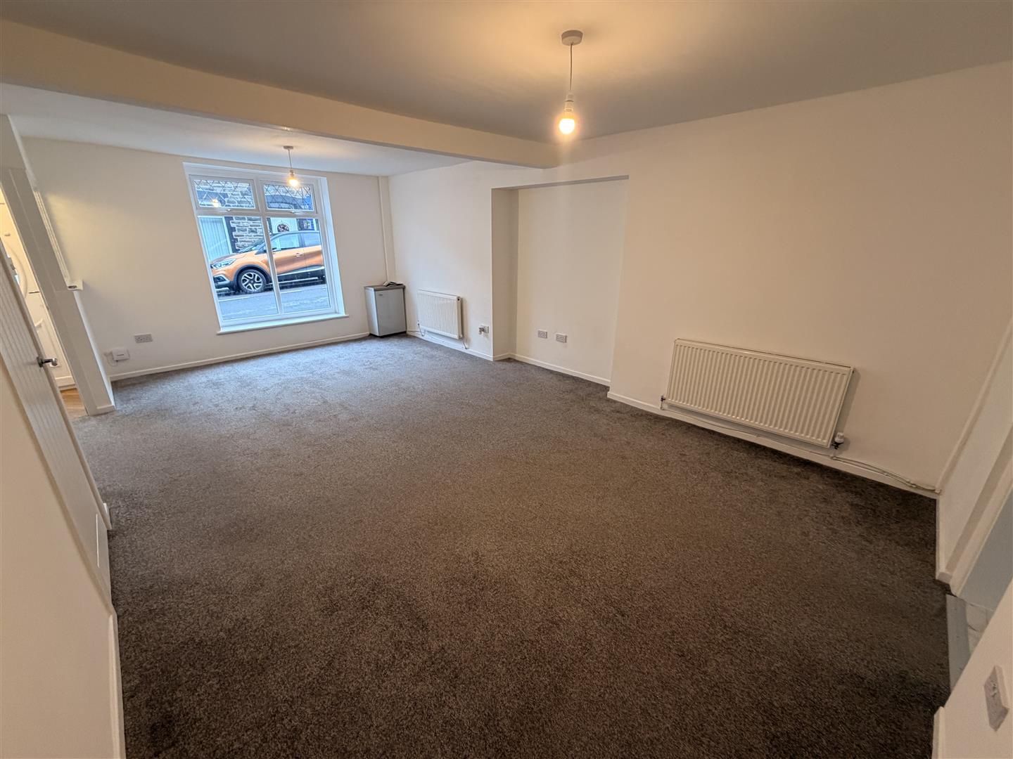 house - terraced for rent fox street
